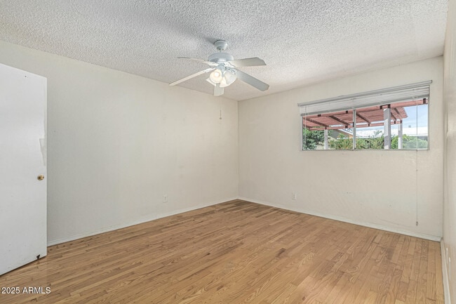 Building Photo - 10343 N 97th Ave
