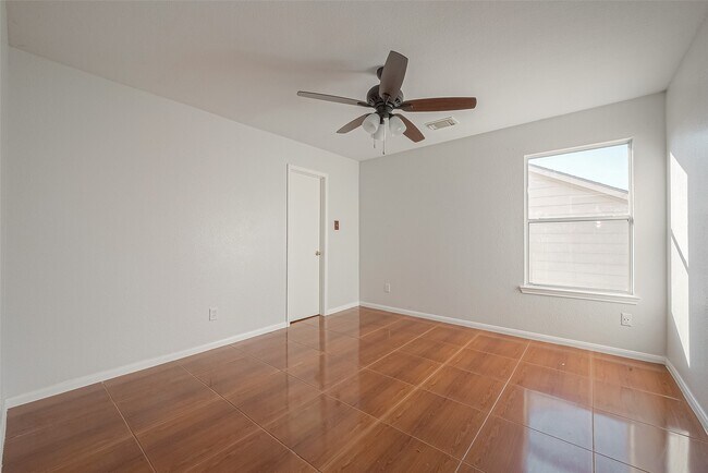 Building Photo - 9407 Demsey Mill Dr