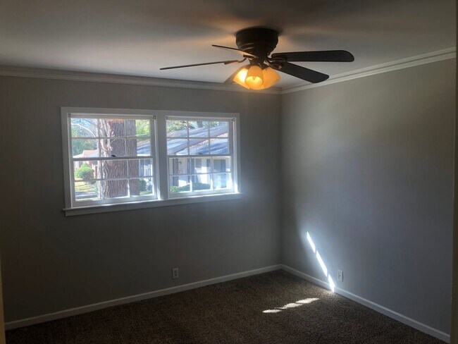 Building Photo - 4113 Acacia Dr