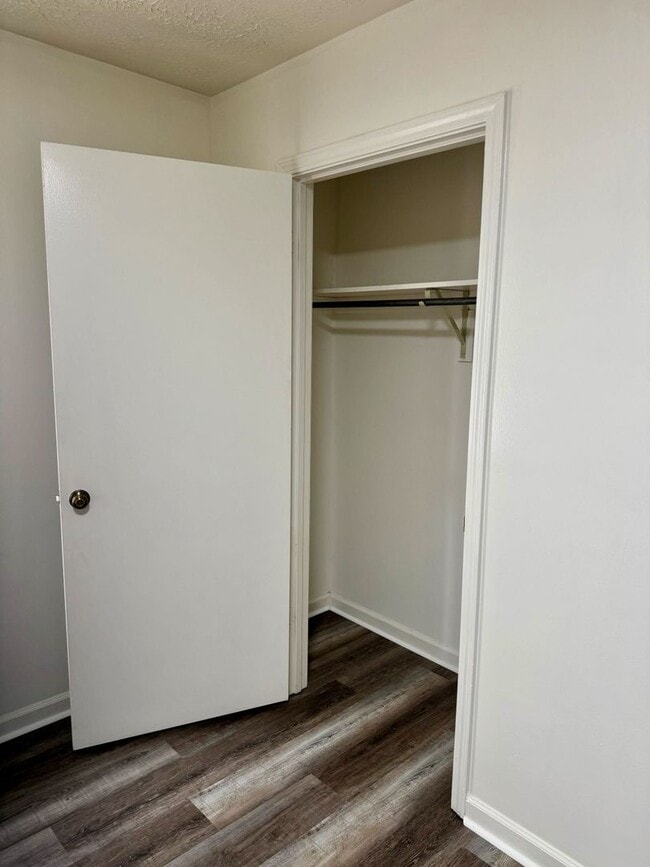 Building Photo - Newly Remodeled Duplex in Blacksburg
