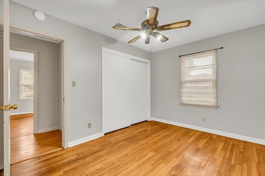 Building Photo - 711 Hemlock St