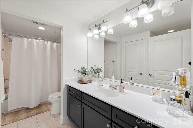 Building Photo - 1315 East Blvd