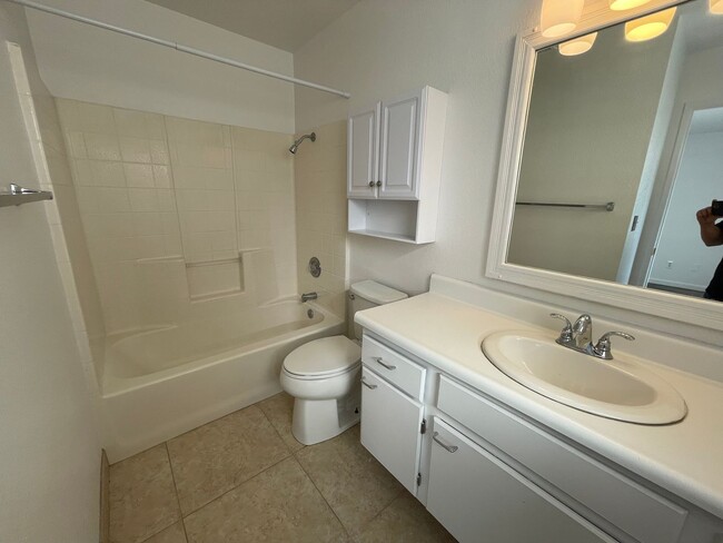 Building Photo - 1028 Grackle Ct