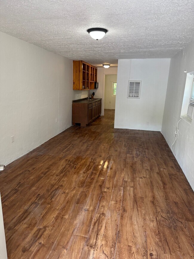 Building Photo - 1143 Indian Gap Cir
