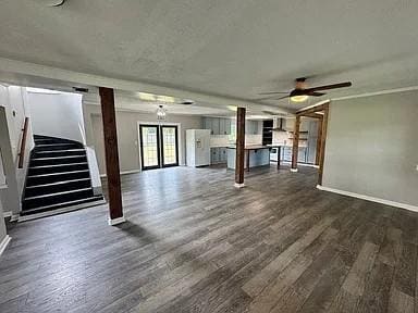 Building Photo - 203 N Lake Dr