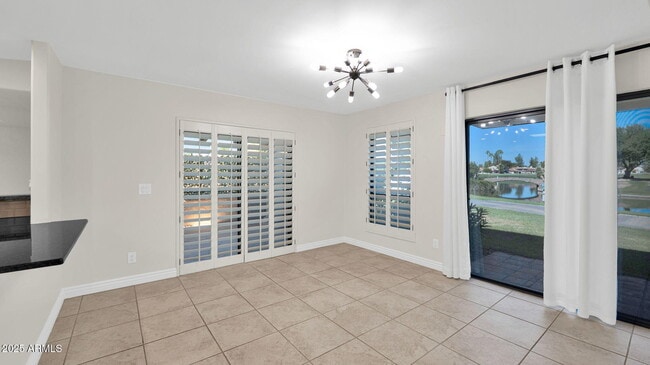 Building Photo - 7500 N Vía Camello Del Sur