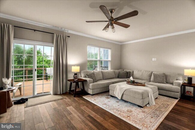 Building Photo - 220 Patchwork Dr