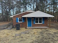 Building Photo - Remodeled 3 Bedroom Brick House