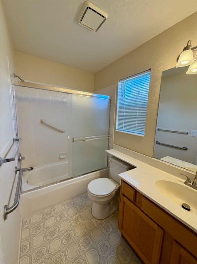 Building Photo - 6125 Greenbrook Dr