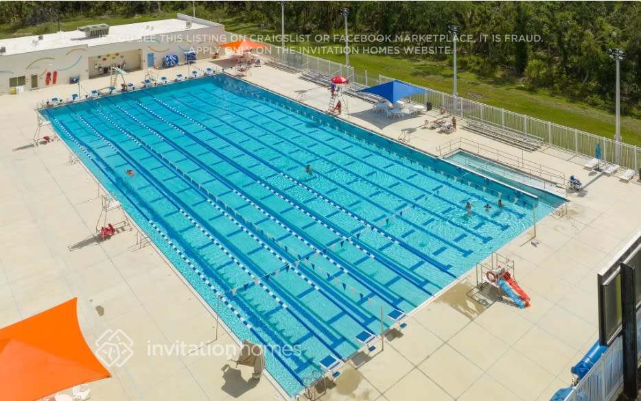 Building Photo - 2011 E Landings Wy