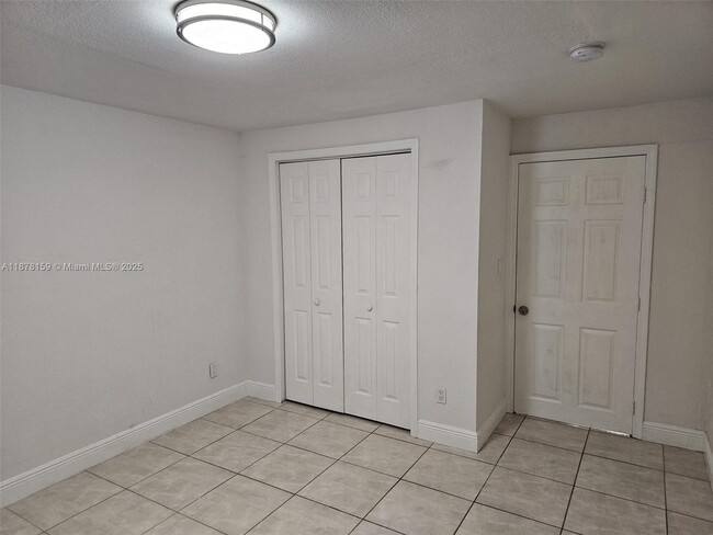 Building Photo - 651 SW 66th Ave