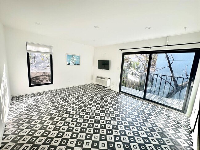 Building Photo - 201 Academy Dr