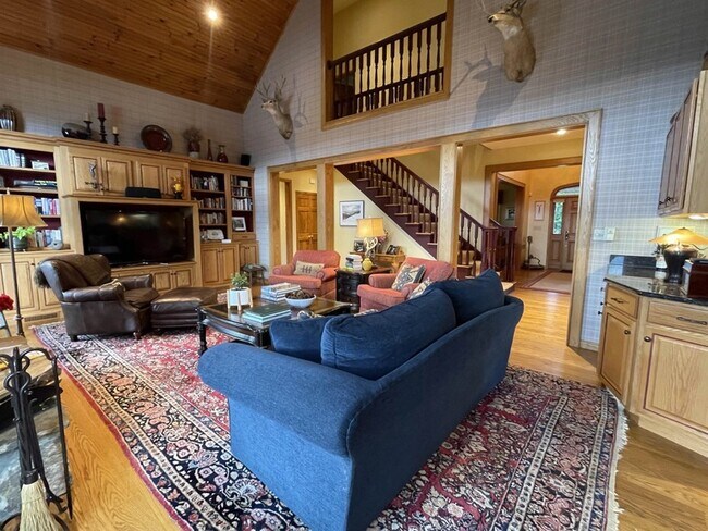 Building Photo - 21 Valley View Rd