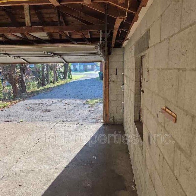 Building Photo - 1021 W Indian Trail