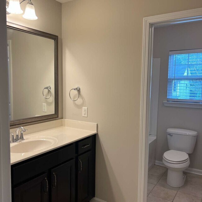 Building Photo - This beautiful 4 bedroom, 2.5 bath home in...