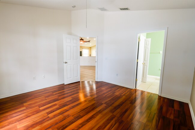 Building Photo - 2674 Willow Glen Cir