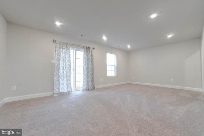 Building Photo - 23861 Myrtle Glen Way