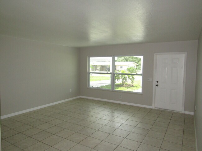 Building Photo - 417 Granada Blvd
