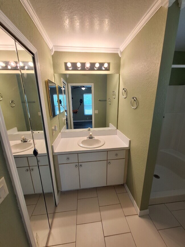 Building Photo - "Charming 3-Bed, 2-Bath Retreat on Lychee Court in Punta Gorda – Your Perfect 1,224 Sq Ft Getaway!"