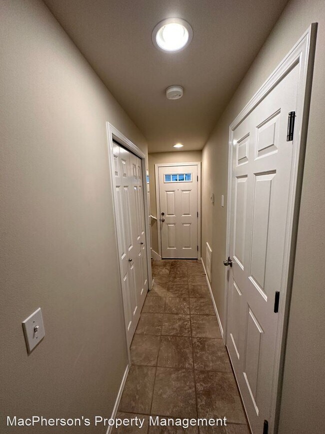 Building Photo - 3 br, 2 bath House - 8538 Midvale Ave N #B