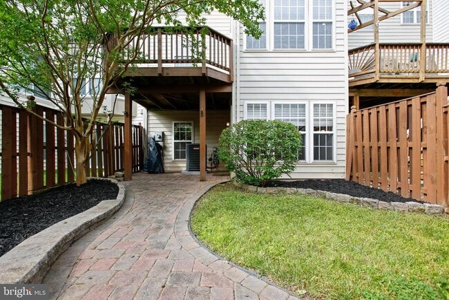 Building Photo - 45832 Edwards Terrace
