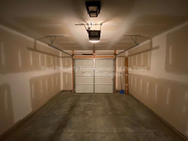 Building Photo - 3907 Copperfield Ct