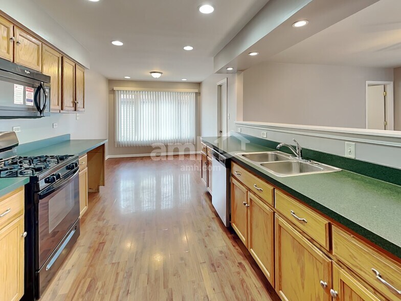 Building Photo - 6603 Walter Adamic Ln