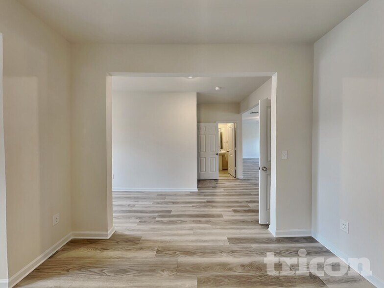 Building Photo - 264 Oliver Dr