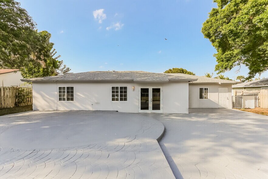 Building Photo - 9896 Liberty Ct