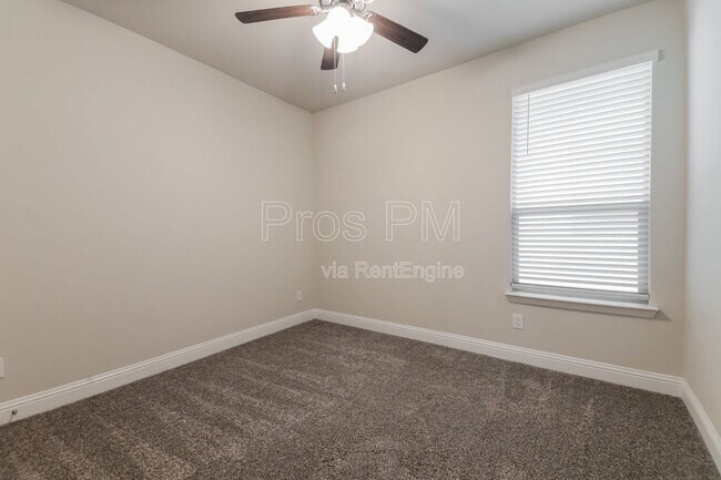 Building Photo - 1121 Knightsbridge Rd