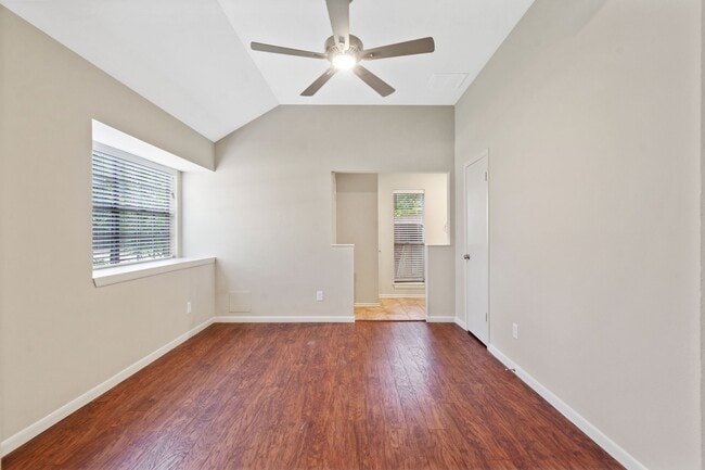 Building Photo - 69 Fallshire Dr