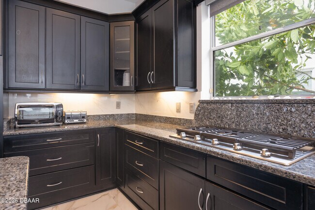 Building Photo - 3548 John Anderson Dr