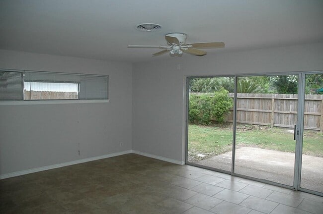 Building Photo - 7514 Romney Rd