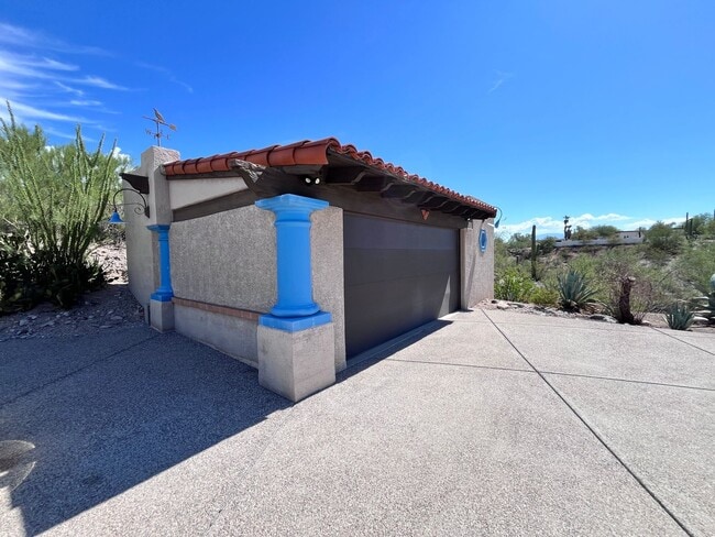 Building Photo - Catalina Foothills- 3 bedroom/ 3 bathroom ...