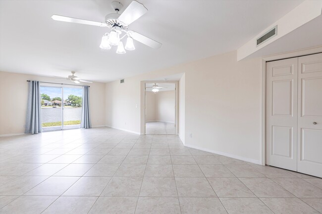 Building Photo - 6670 Ilex Cir