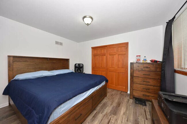 Building Photo - 217 NW Barstow St