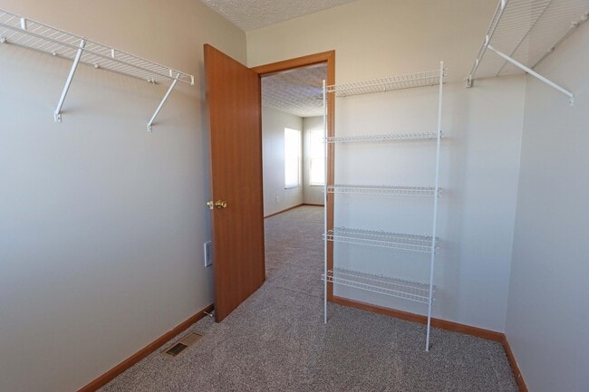 Building Photo - 4897 Nieles Edge Dr