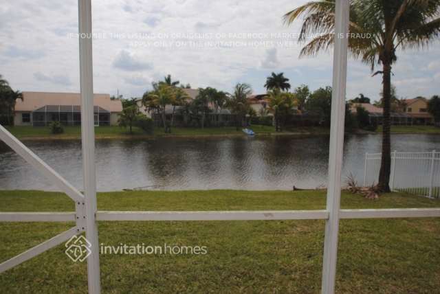 Building Photo - 1330 NW 192nd Ln