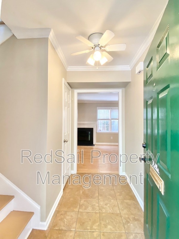 Building Photo - 348 Llewellyn Mews