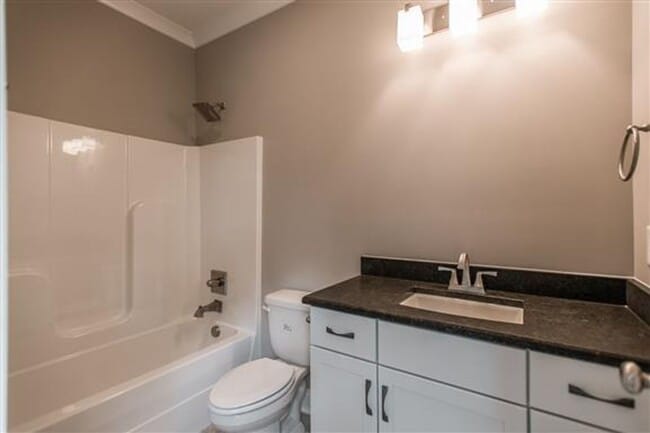 Building Photo - Huge East Nashville Home just steps to the...