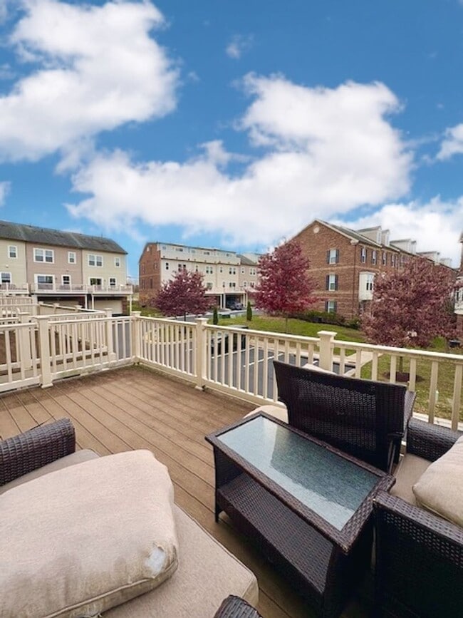 Building Photo - 3542 Spring Street S