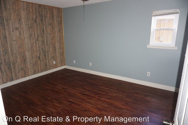 Building Photo - 521 W Huntington Ave