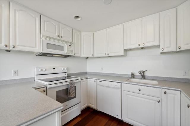 Building Photo - 1 bedroom in Seattle WA 98102