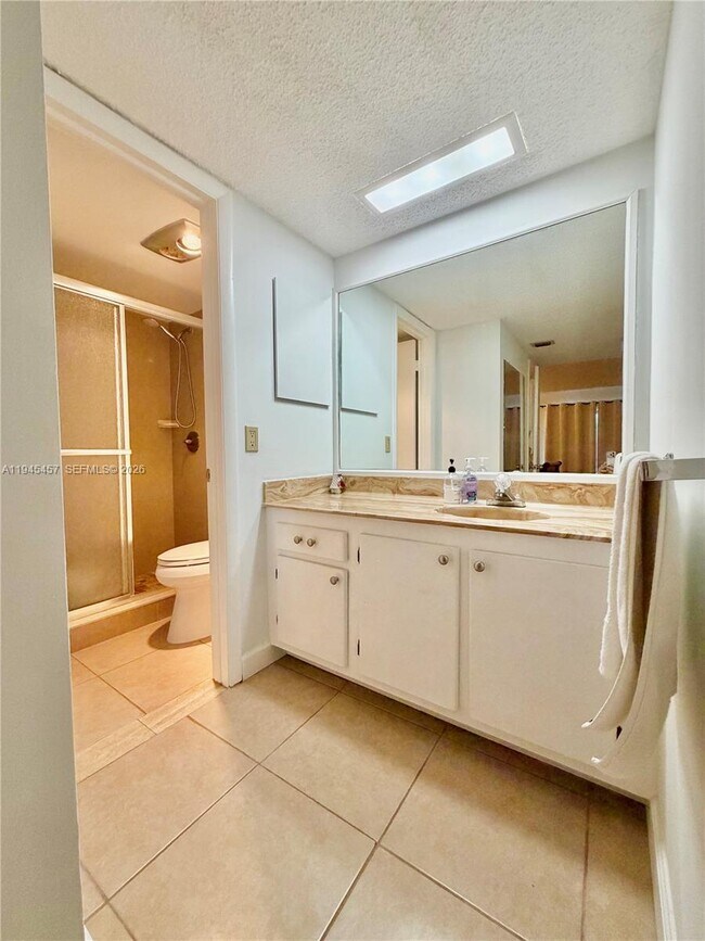 Building Photo - 2324 S Cypress Bend Dr