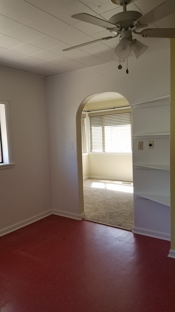 Building Photo - 2 bedroom 1 bath