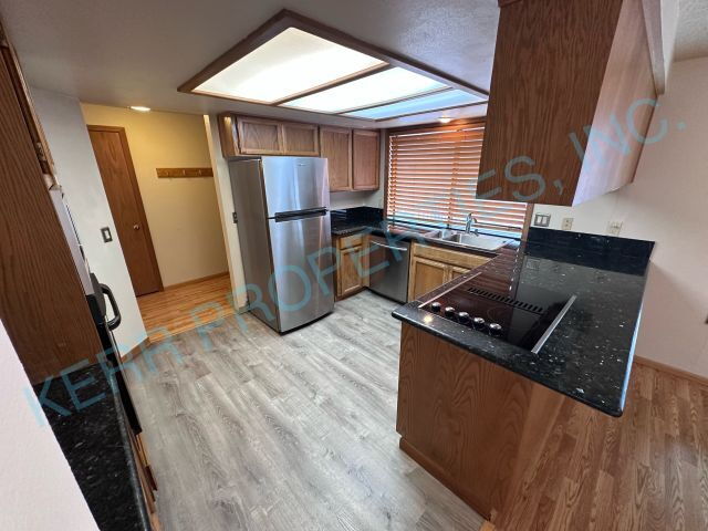 Building Photo - Charming 2-Bedroom / 2-Full Bathroom Condo Retreat in Happy Valley – Cozy Living Awaits!