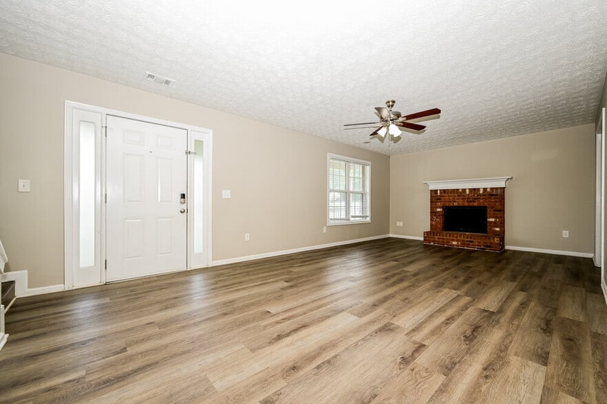 Building Photo - 10 Dearing Cove
