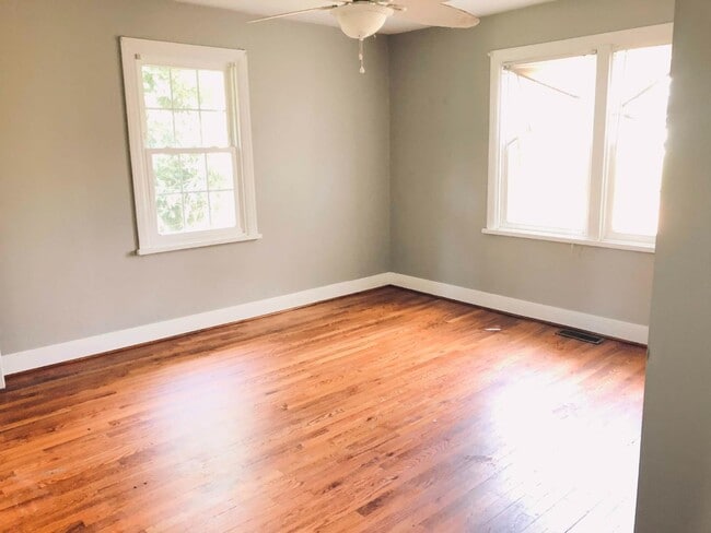 Building Photo - 316 2nd Ave S