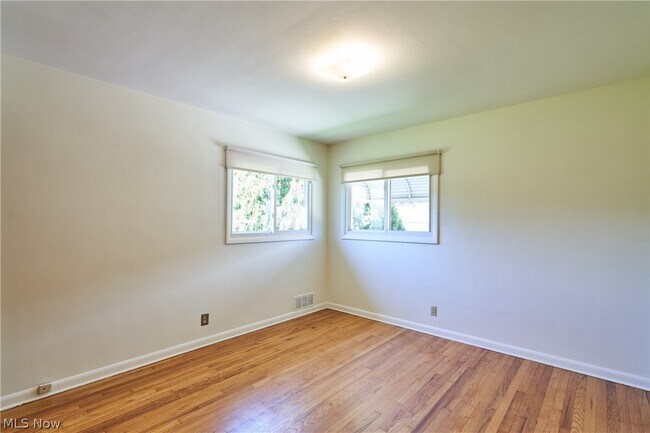 Building Photo - 2620 Mogadore Rd