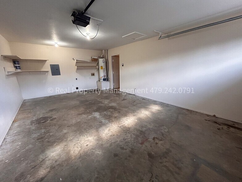 Building Photo - 1805 Cherrybark Bend